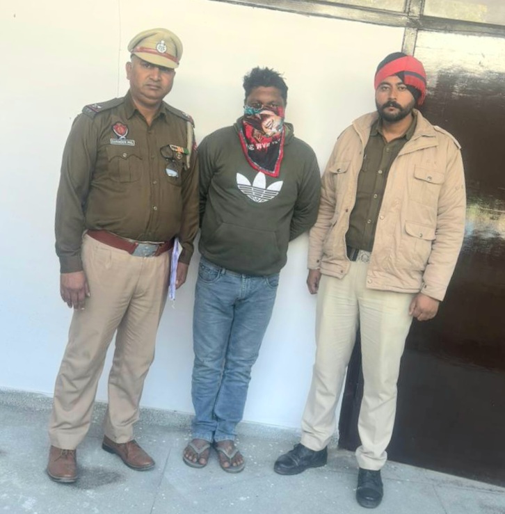 पोजेवाल पुलिस ने 13 बोतल अवैध शराब के साथ एक युवक को गिरफ्तार किया